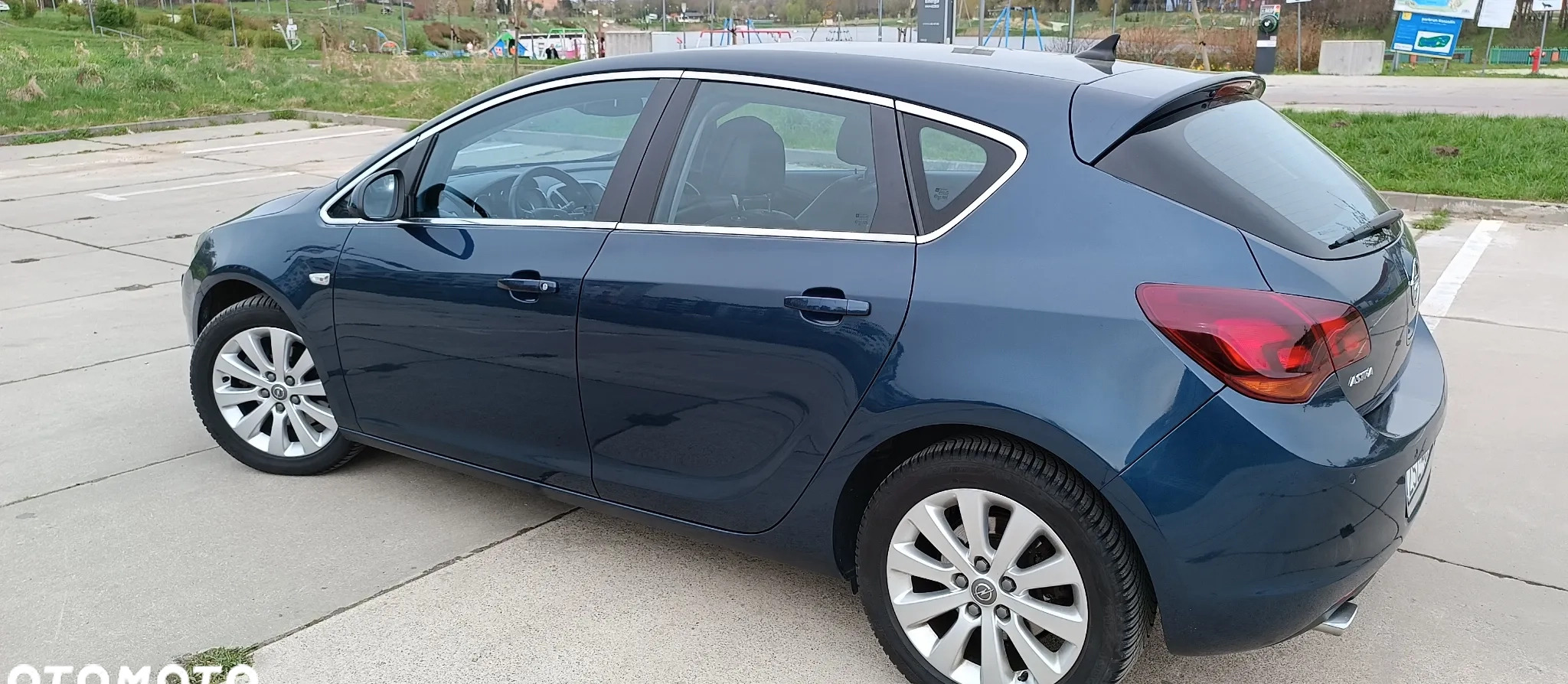 Opel Astra cena 26900 przebieg: 206800, rok produkcji 2011 z Koszalin małe 379